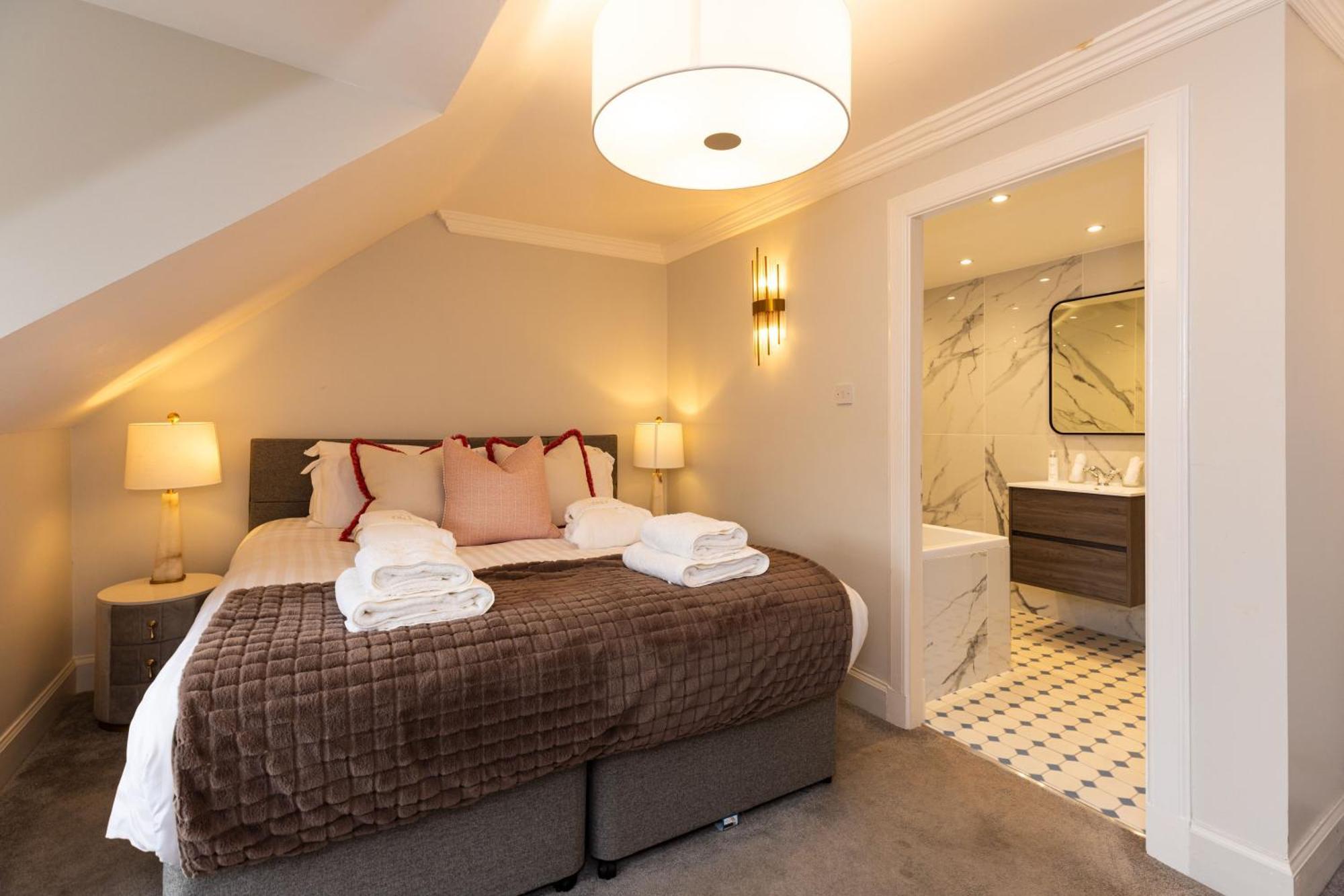 Righ Properties - Luxurious City Centre Three Bedroom Apartment EDI Eksteriør billede