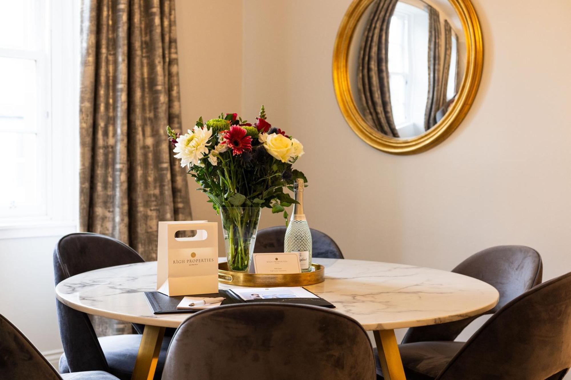 Righ Properties - Luxurious City Centre Three Bedroom Apartment EDI Eksteriør billede